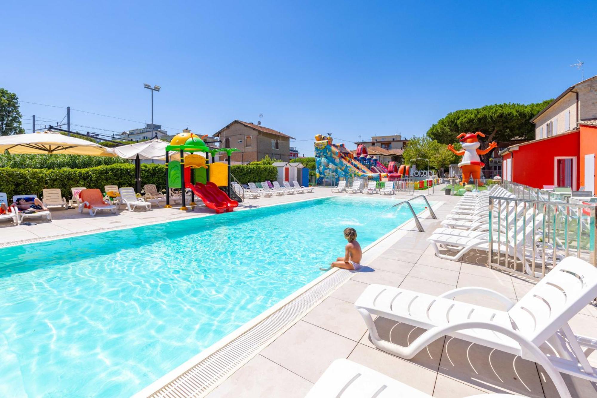 Ciccio Hotel Misano Adriatico Exterior foto